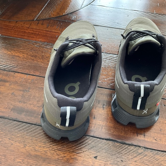 On cloud - Picture 2 of 4